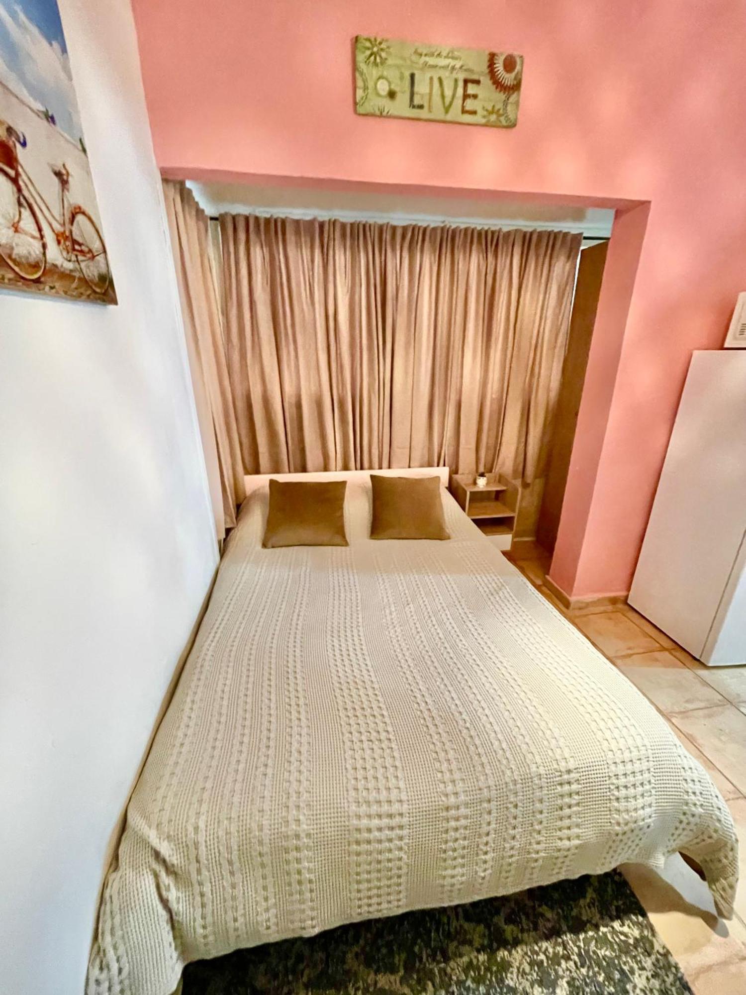 Dotan'S Boutique Apartments - By The Beach! Tel Aviv Buitenkant foto